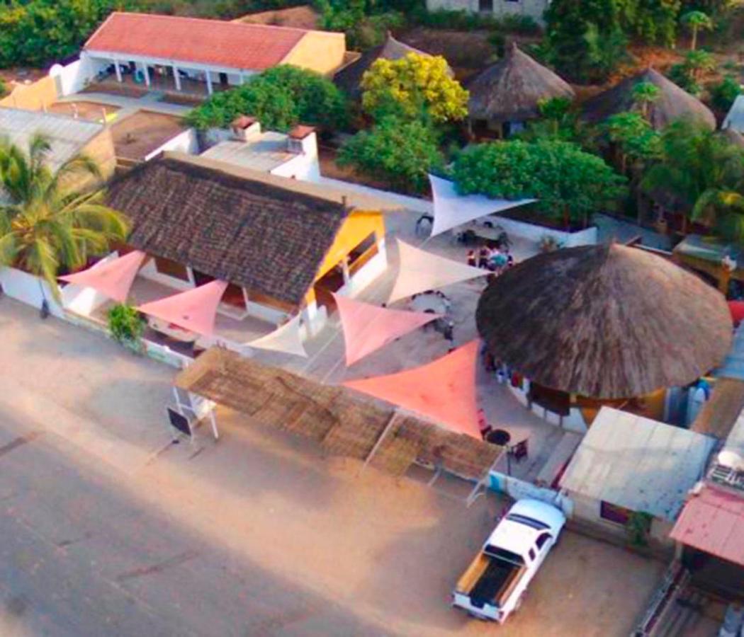 Отель Le Petit Quartier "Chez Amanthia" Кап Скиррен Экстерьер фото